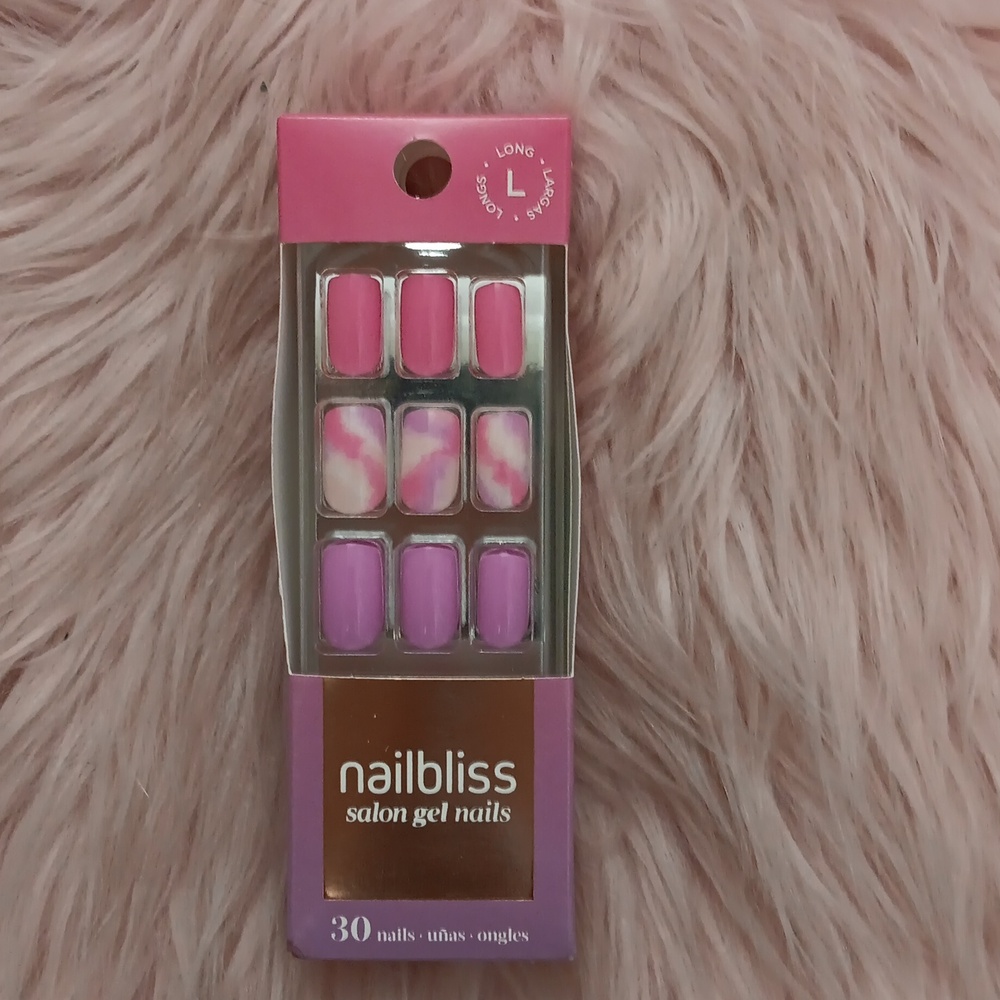 Brand New NAILBLISS SALON GEL NAILS-L